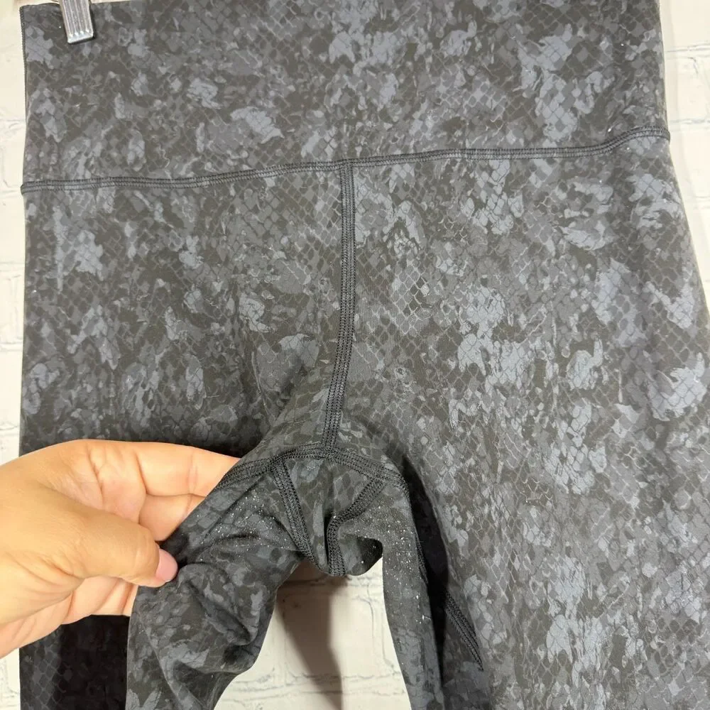 Lululemon Align High Rise Pant 25” Women Size 10 Black Camouflage Yoga Leggings